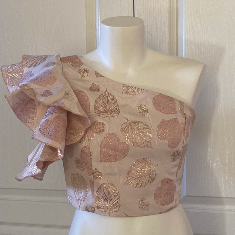 One shoulder top